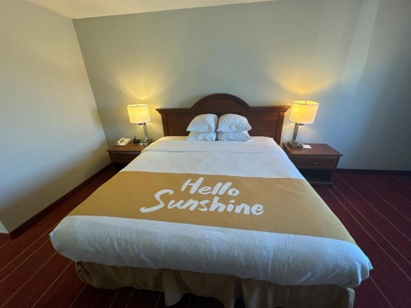 Days Inn by Wyndham Salina I-70 image 11