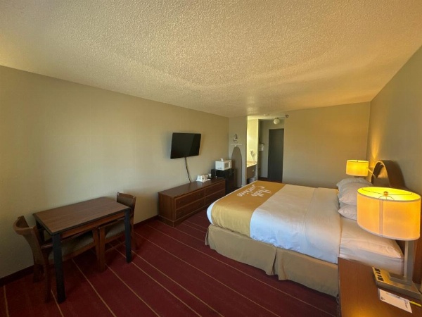 Days Inn by Wyndham Salina I-70 image 12