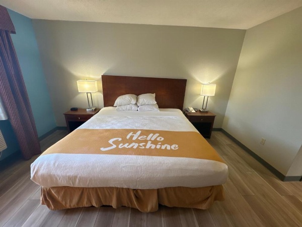 Days Inn by Wyndham Salina I-70 image 20