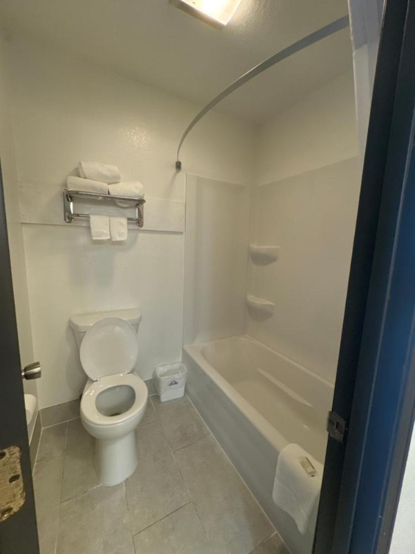 Days Inn by Wyndham Salina I-70 image 30