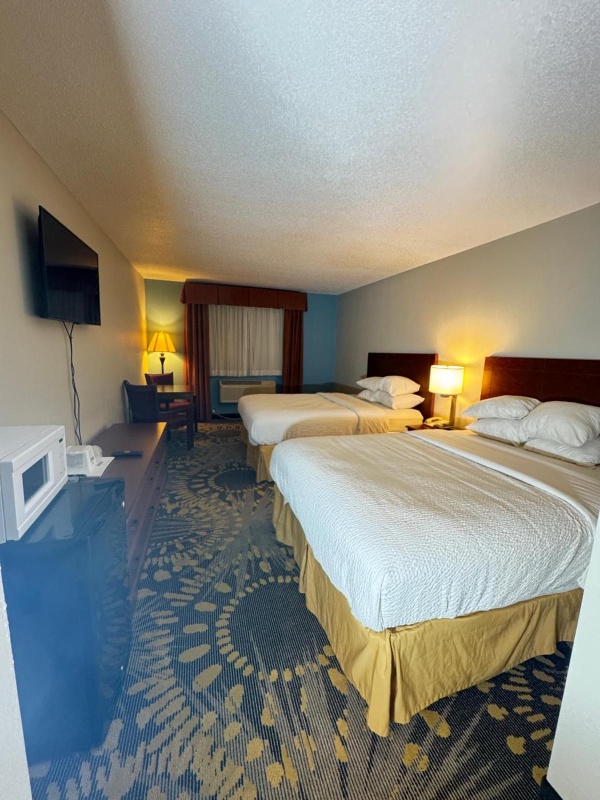 Days Inn by Wyndham Salina I-70 image 4