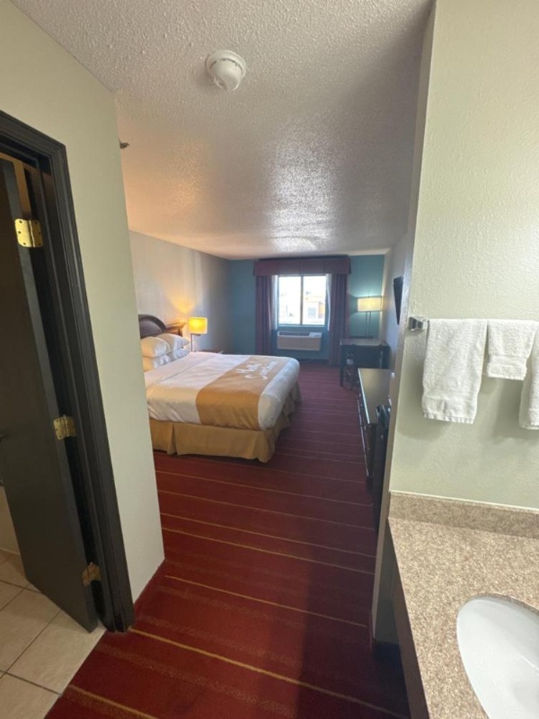 Days Inn by Wyndham Salina I-70 image 9